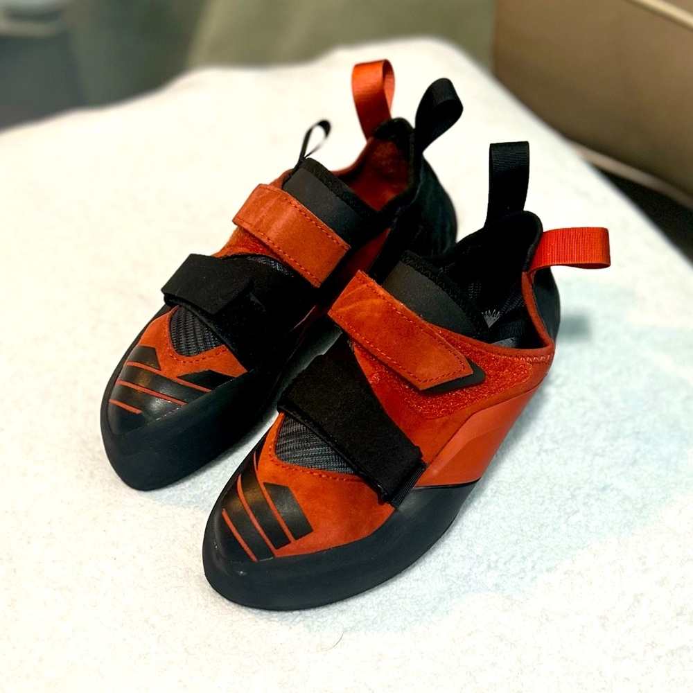 Black Diamond rock climbing shoes. Unisex women’s 9.5/mens 8.5.